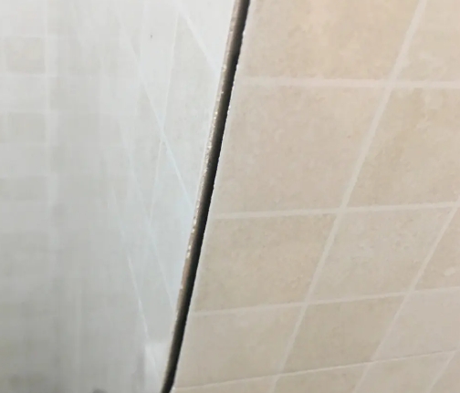 姑苏瓷砖空鼓维修公司分享阳台瓷砖脱落的修复过程可以分为以下几个步骤